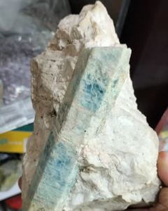 อะความารีนเบริลเมทริกซ์สีน้ำเงินขัดเงาคุณภาพพรีเมียม คริสตัลแร่ธรรมชาติ สำหรับนักสะสม ตกแต่งบ้าน ทำเครื่องประดับ - Product Image 6