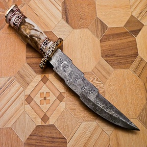 Couteau de chasse et de camping Bowie à pointe clip en acier Damas fait main, à bord droit, manche en résine, garde décoratif, OEM - Product Image 5