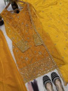 Conjunto Kurti y Palazzo de Organza Amarillo Mostaza con Bordado Floral y Trabajo de Calado Daman, Dupatta de Organza Prayosha Enterprise - Product Image 6