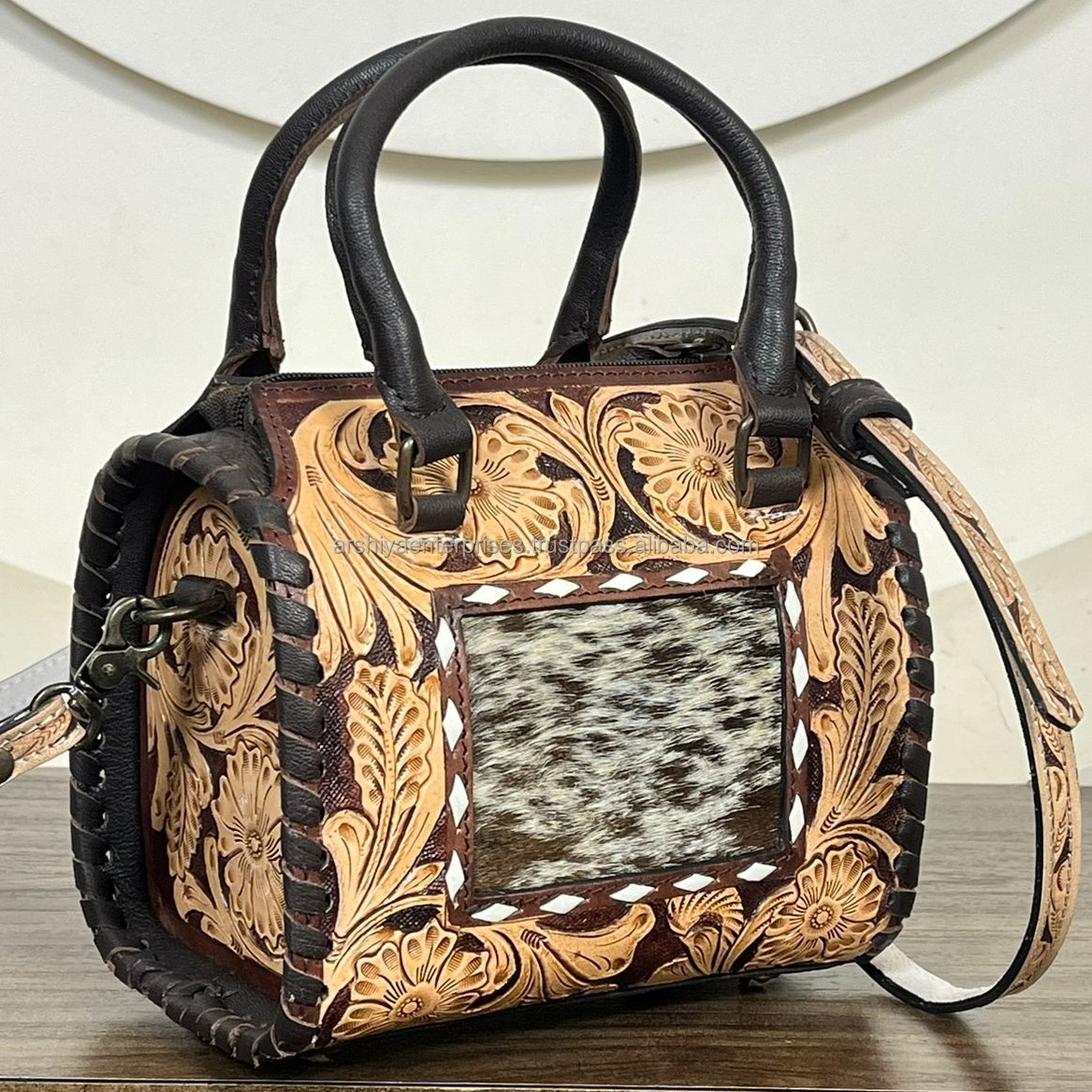 สีน้ำตาล