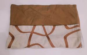 Fundas de cojín con patrones geométricos añaden un interés visual llamativo, combinando un diseño contemporáneo con tela de alta calidad para sofá y cama. - Product Image 5