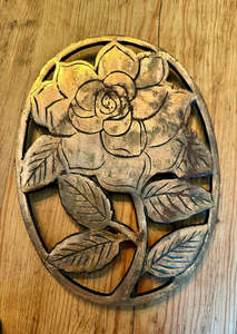 Contemporary <b>Metal</b> <b>Trivet</b> For Modern Homes Designed With Sleek Finish And Minimalist Style For Kitchen Use - Product Image 2