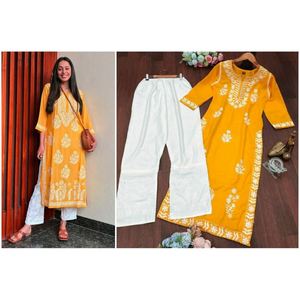 À LA MODE RAYON COTON CHIKANKARI BRODERIE TRAVAIL HAUT BAS ENSEMBLE JAUNE - Product Image 1