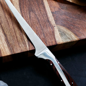 Cuchillo de Filetear de Acero Inoxidable con Mango Curvo, Hoja Flexible y Construcción Ligera para Pescado y Mariscos - Product Image 6