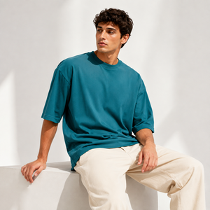 T-shirt homme surdimensionné aux proportions généreuses, tissu doux et léger, confort décontracté, idéal pour le streetwear décontracté et les voyages. - Product Image 5