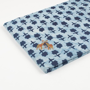 ผ้าฝ้ายพิมพ์ลายดอกไม้สีครามแบบแฮนด์บล็อก คอลเลคชั่นใหม่ ลายพิมพ์พฤกษศาสตร์ สำหรับเสื้อผ้าฤดูร้อนและผ้าตกแต่ง - Product Image 2