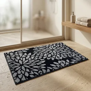 Tapis de porte décoratif lavable à motif mandala en gris argenté, construction en microfibre 1200 GSM pour une entrée de maison attrayante - Product Image 3