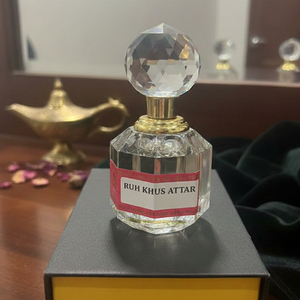 Huile essentielle de Ruh Khus pure et écologique avec un arôme terrestre apaisant, idéale pour la relaxation, la méditation et la parfumerie naturelle - Product Image 1
