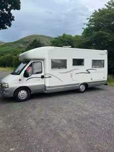 Autocaravana de Lujo Todoterreno en Venta - Entrega Rápida, Ofertas al por Mayor, Estructura de Acero, Capacidad para 4-6 Personas - Product Image 4