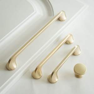 มือจับประตูแบบยาว Verona Long Entrance Pull Milano รุ่นด้ามจับทองเหลืองแบบยาว ซีรีส์ Signature Long Pull รุ่น Continental Grand Handle Elite Trade Long Pull - Product Image 4