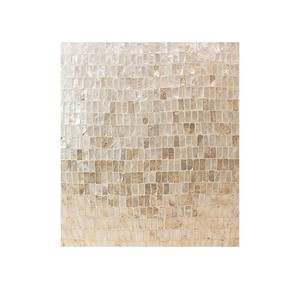 Vase irrégulier moderne avec mosaïque en nacre pour décoration côtière - Product Image 2