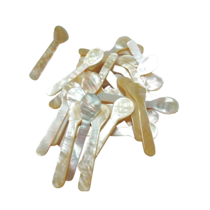 Cuillère artisanale vietnamienne en coquillage naturel nacre pour le service du café, la présentation de desserts et les accessoires de table - Product Image 3