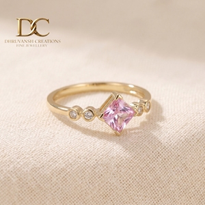 Anillo de compromiso moderno de oro macizo de 9K con zafiro Padparadscha de corte princesa y diamantes de laboratorio de corte cuadrado - Product Image 6