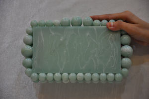 กระเป๋าคลัทช์ประดับลูกปัดเรซิ่นทำมือสุดหรูสำหรับงานเลี้ยงตอนเย็น พร้อมขอบประดับมุกสำหรับผู้หญิง - Product Image 3