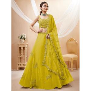 ชุดหมั้นปักสีเหลืองนีออนน่ากลัวชุด lehenga choli - Product Image 1