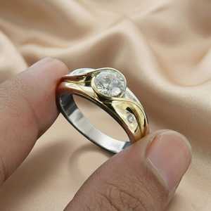 Bague en argent 925 plaqué rhodium avec moissanite double tonalité taille ronde et pavé croisé – Cadeau spécial pour votre partenaire - Product Image 4