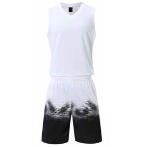 Uniforme de basketball pour homme sur mesure, respirant, 100% polyester, avec logo et numéros sublimés - Product Image 6