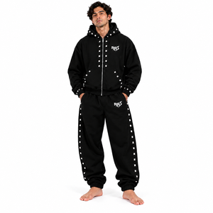 Ensemble de survêtement homme coupe ample et légère, avec sweat à capuche zippé noir à clous et pantalon de jogging en coton respirant personnalisé – Marque - Product Image 5