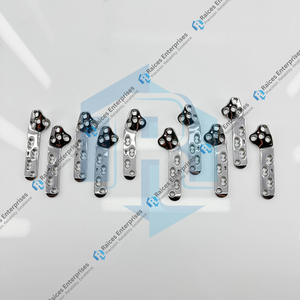 แผ่นล็อค TPLO คุณภาพสูง RAICES ENTERPRISES ขนาด 3.5 มม. แบบกว้าง ชุด 2 ชิ้น สำหรับสัตว์เลี้ยง แมว สุนัข  แบบปรับรูปทรงไว้ล่วงหน้า วัสดุ 316L แบบ Voi-Style สำหรับศัลยกรรมกระดูก - Product Image 2