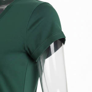 Camiseta de manga corta con cuello en V para mujer, transpirable, con estampado digital, tela de algodón, corte ajustado, para verano, informal, básica. - Product Image 2