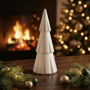Árbol de Navidad en Miniatura Moderno de Resina Blanca con Forma de Pino, Decoración Pequeña para Mesa de Interior, Artesanía Duradera y Ecológica, Sin Luces - Product Image 3