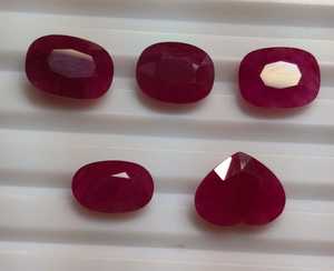 ทับทิมแดงธรรมชาติพม่า คอรันดัมจากราชสถาน รูปทรงวงรีร้อนรูปหัวใจและรูปทรงแปดเหลี่ยม อัญมณีมีค่าสำหรับทำแหวน - Product Image 1