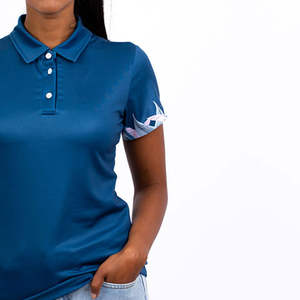 Polo de golf personalizado para mujer, polo clásico blanco con logotipo bordado para mayor comodidad en verano. - Product Image 3