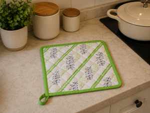 Porta ollas acolchado de algodón premium con estampado de hojas botánicas y borde verde – Porta ollas de cocina resistente al calor con asa para colgar - Product Image 3