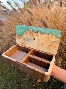 Caja de Joyería de Madera Ecológica Hecha a Mano y Pintada a Mano con Incrustaciones de Resina Epoxi, Caja de Recuerdos Rústica para Regalo de Navidad - Product Image 3