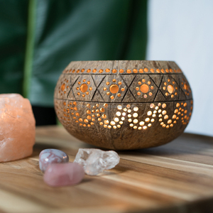 ขายส่งงานฝีมือเชิงเทียนมะพร้าว ถ้วยเปลือกมะพร้าว เชิงเทียนทีไลท์สำหรับตกแต่ง - Product Image 1