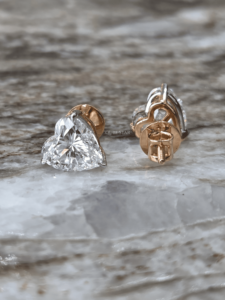 Pendientes de Oro con Diamante Cultivado en Laboratorio, Corte Corazón, 3.25 Ct, Elegantes, Estilo Stud, Engaste de Cuatro Puntas, Joyería para Mujer - Product Image 2