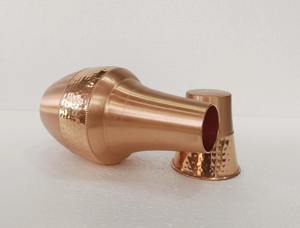 Carafe à eau en cuivre pur avec gobelet intégré, idéale pour l'hydratation de la table de chevet, le stockage de l'eau du matin et la détoxification. - Product Image 5