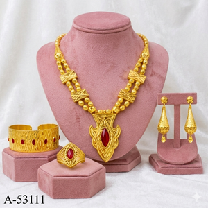 Conjunto de Joyería Nupcial de Corazón de Aleación de Zinc Chapado en Oro con Circones: Collar, Pendientes, Anillo y Pulsera con Cadena de Serpiente, Moderno y Tradicional para Boda - Product Image 1