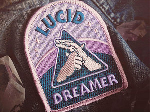 แผ่นปักลาย Lucid Dreamer แบบเย็บติด ผ้าปักลายรูปทรงไม่สม่ำเสมอ งานแฮนด์เมด สำหรับตกแต่งกระเป๋า - Product Image 1