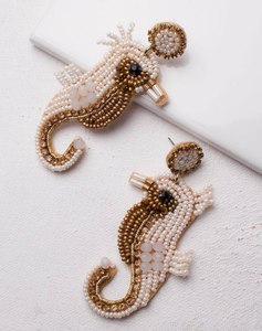 Pendientes Colgantes de Moda con Cuentas de Semillas y Bordado de Caballito de Mar - Estilo Coral de la India Hechos a Mano - Product Image 2