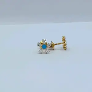 Joyería de Diseño Elegante para Mujer, Aretes de Flor Dorados con Piedra Azul en el Centro y Pétalos de Diamantes para Uso Diario - Product Image 1