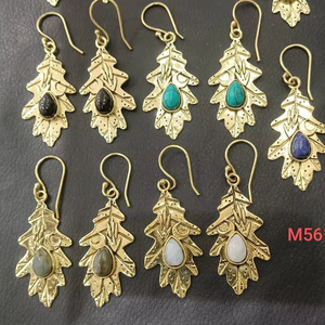 Nueva colección de pendientes de metal de marca de lujo, suministro al por mayor, tamaño personalizado y embalaje disponible, joyería de acero inoxidable - Product Image 1