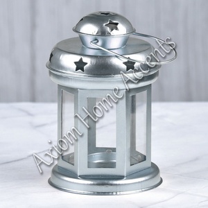 Linternas de velas festivas industriales Decoración artesanal elegante Acento navideño por Axiom Home Accents - Product Image 6