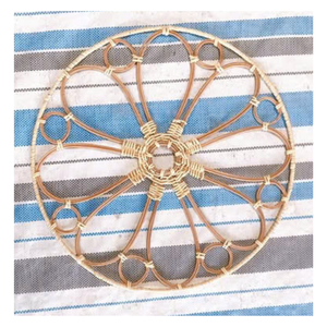 Set de table en rotin fait main de qualité supérieure avec motif floral |   Assiette de présentation en osier naturel |   Accessoires de table écologiques - Product Image 2