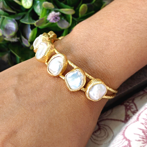Bijoux de mariée naturel multi blanc baroque perle texture finition double couche bande manchette bracelet plaqué or bracelets réglables - Product Image 2