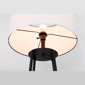 Lampada da Terra Stile Mid-Century con 2 Ripiani in Legno Nero Opaco 62 Pollici Stile Etagere - Product Image 4