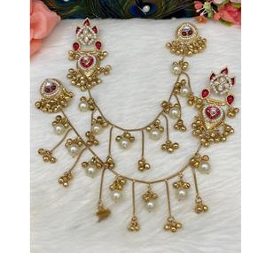 Boucles d'oreilles longues de qualité supérieure, finition or, aspect pierre Kundan, pour femmes et filles, collection pour soirées et fêtes. - Product Image 2