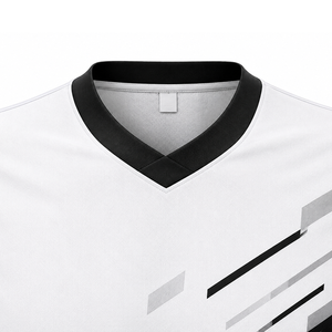 Usine de fabrication d'uniformes de football par sublimation personnalisée OEM ODM, tissu en coton respirant, doux et flexible, logo personnalisé, unisexe adulte, 360g, adapté - Product Image 4