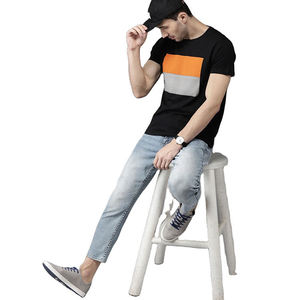 เสื้อยืดกีฬาผู้ชายสีดำแบบสั่งทำพิเศษ แขนสั้น สำหรับฝึกซ้อมและทีมกีฬา - Product Image 5