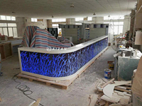 Comptoir de bar incurvé en forme de L de grande taille, design pour restaurant musical, hôtel, salon VIP, comptoir de bar de luxe avec LED RGB