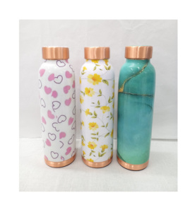 ขวดน้ำทองแดงพร้อมฝาปิดกันรั่วและประโยชน์อายุรเวทสำหรับบุคคลที่ใส่ใจสุขภาพล่าสุด - Product Image 1