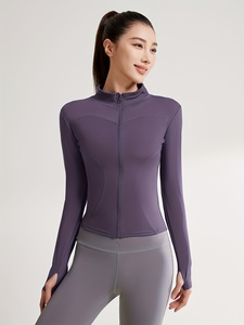 Ensemble de vêtements de yoga pour femmes Atlaset Professional, trois pièces, soutien-gorge de sport sans couture, leggings de compression, veste, logo personnalisé, fabrication en usine - Product Image 3