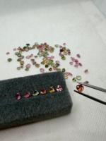 Tourmaline naturelle multicolore taille cœur 3,5-5,5 mm 39 carats, jeu de couleurs et d'étincelles, pour la création de bijoux sur mesure, Zehra Gems, origine africaine