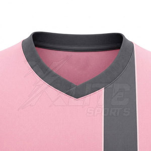 Ensemble de Tenue de Football Respirante pour Entraînement avec Maillot et Short pour Adultes, Clubs, Écoles et Équipes - Product Image 5
