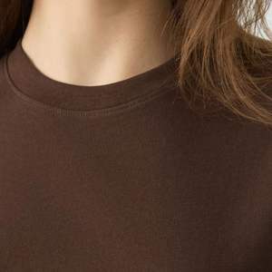 T-shirt en coton oversize pour femme, coupe ample décontractée, uni marron, manches courtes, streetwear unisexe, logo personnalisé OEM, vente en gros - Product Image 2